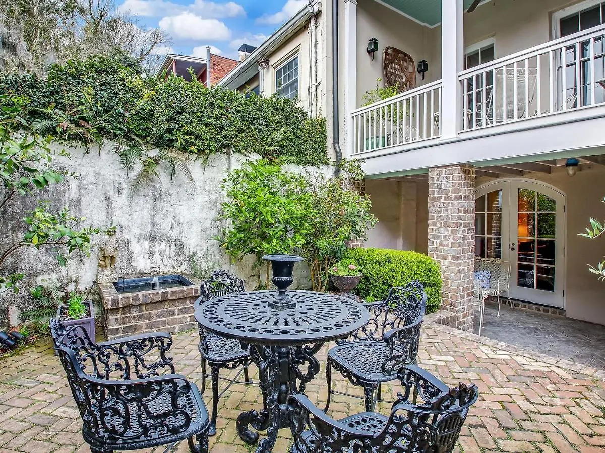 1852 Garden Daire Savannah ABD