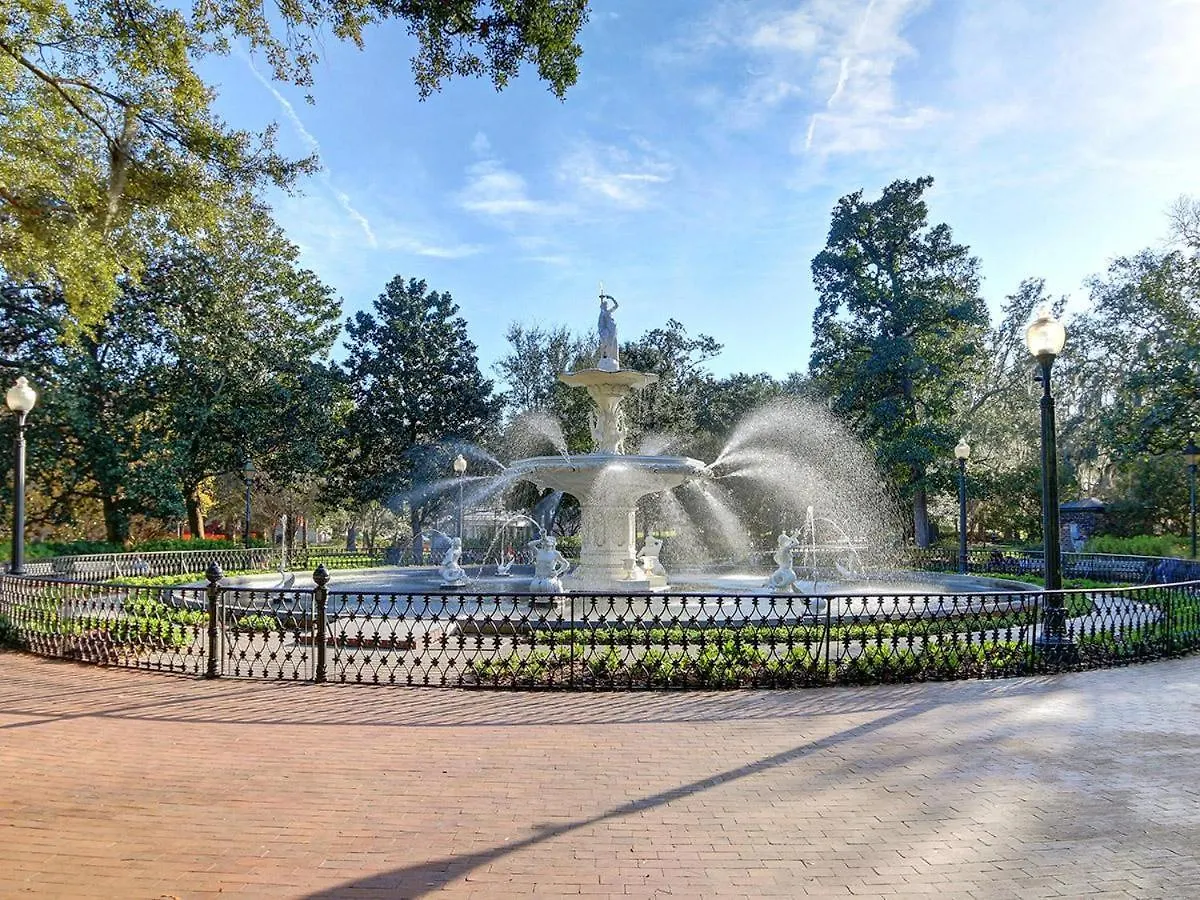 1852 Garden Daire Savannah