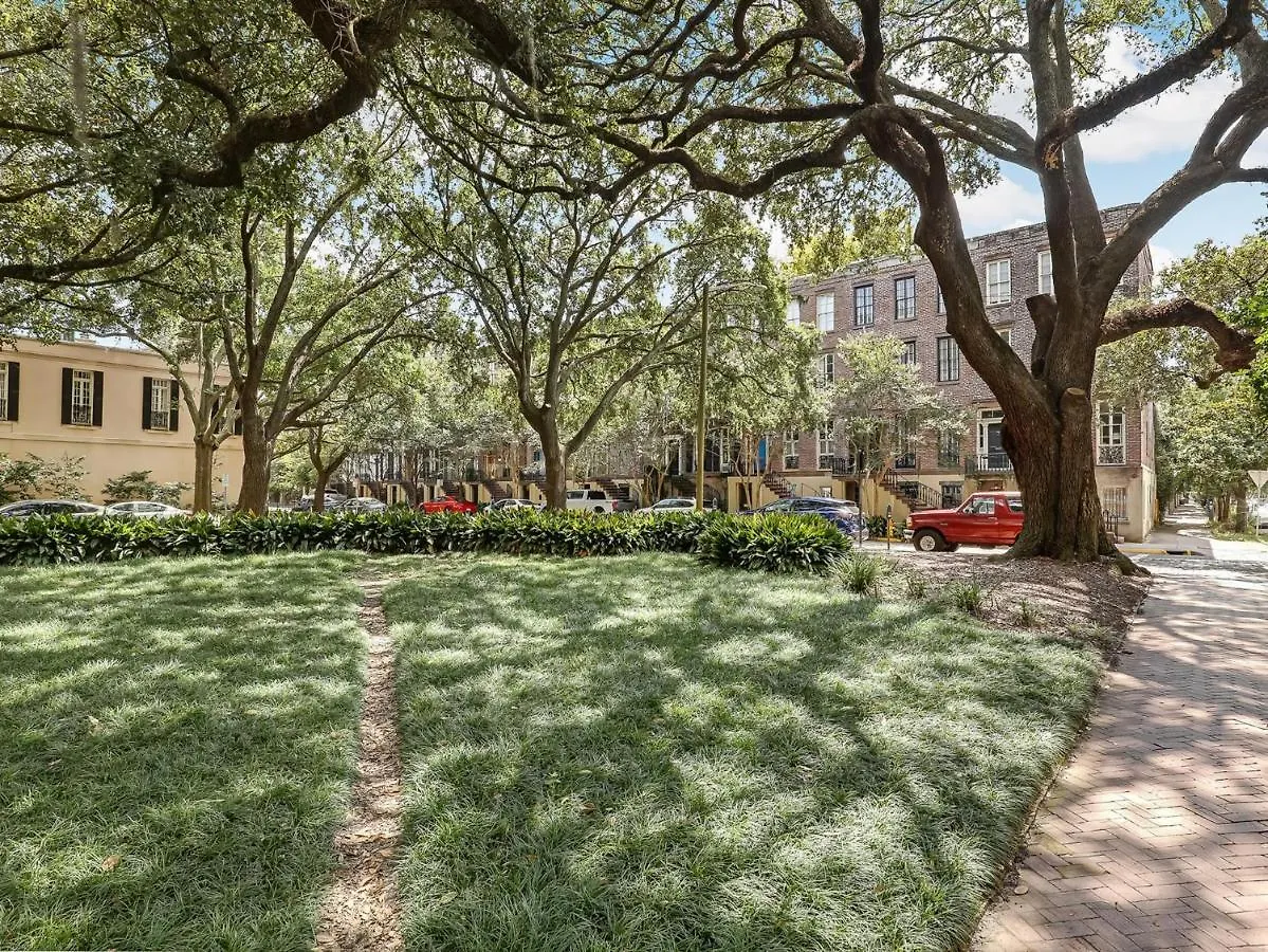 1852 Garden Daire Savannah